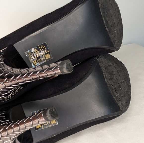 J. Renee 9.5 Velvet & Metal Heel Pointed Toe Pumps - Picture 11 of 16